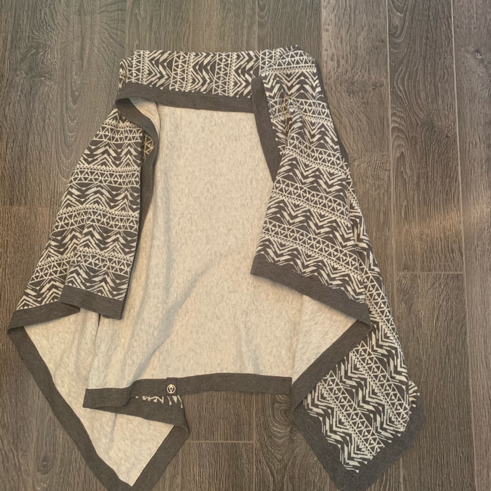 Sleeveless, grey ivivva cardigan